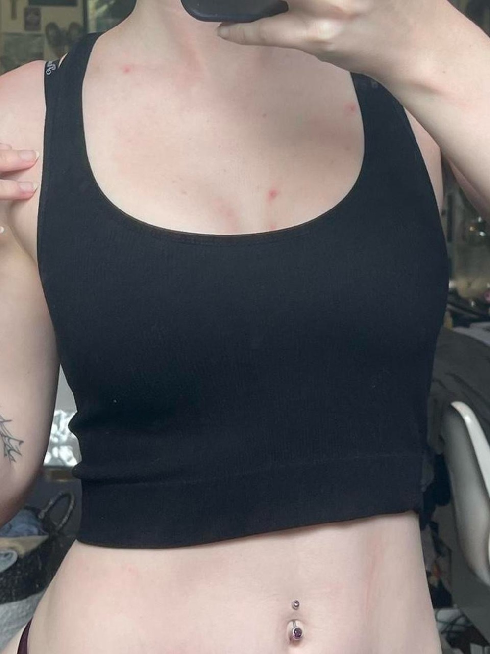 Black Ribbed Scoop Neck Crop Tank Top - Women